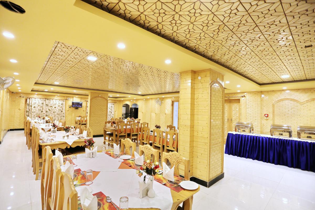 Shefaf Hotel Srinagar Restaurant