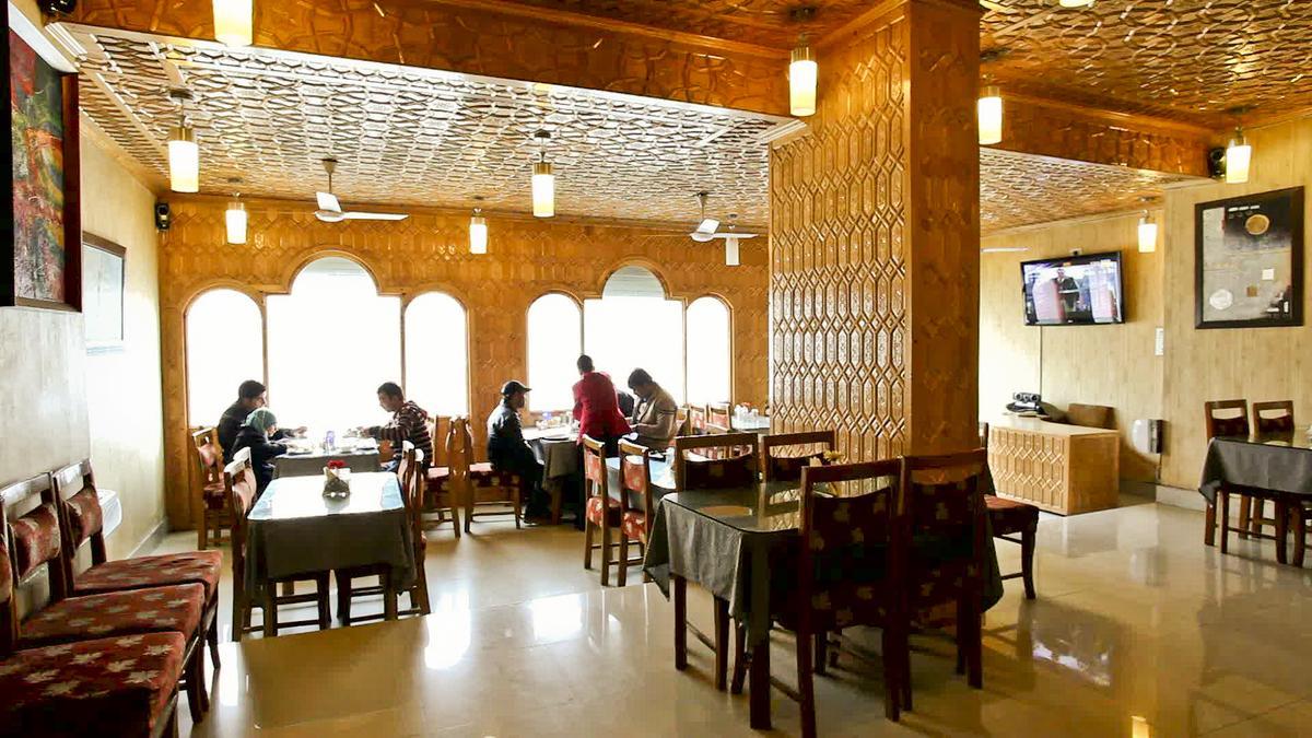 The Kaisar Hotel Srinagar Restaurant