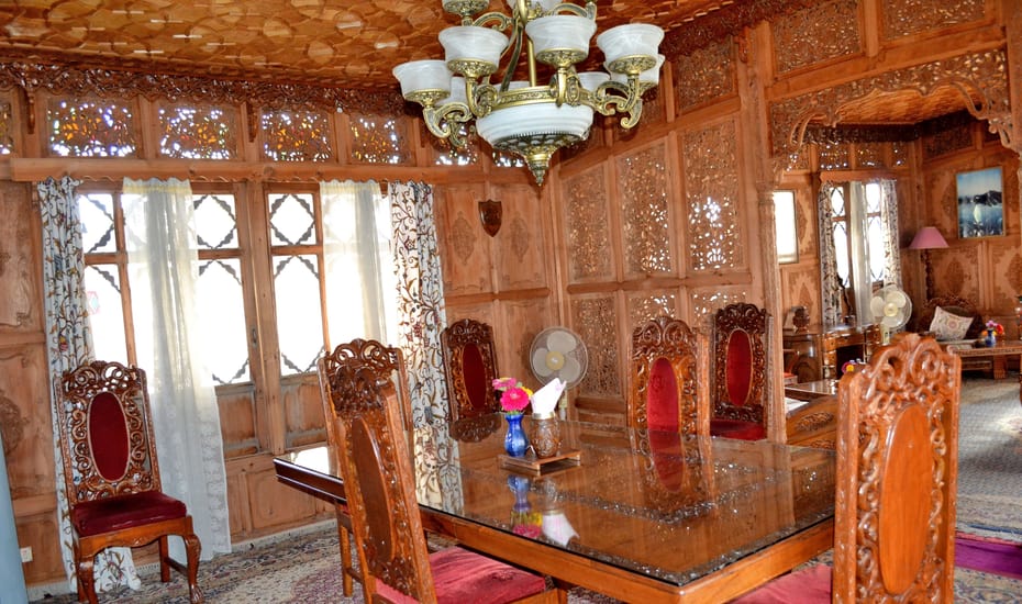 India Palace Houseboat Srinagar Restaurant