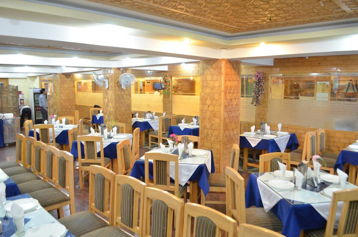 Regal Palace Hotel Srinagar Restaurant