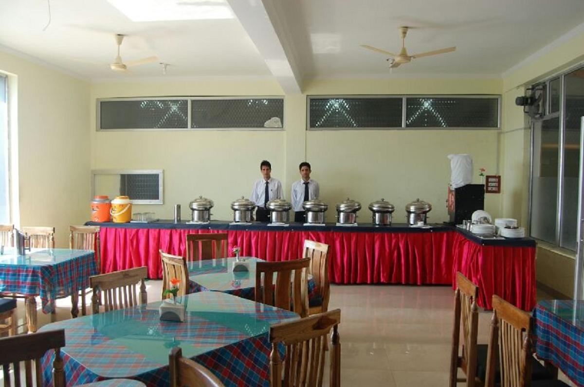 Shanni Resort Srinagar Restaurant