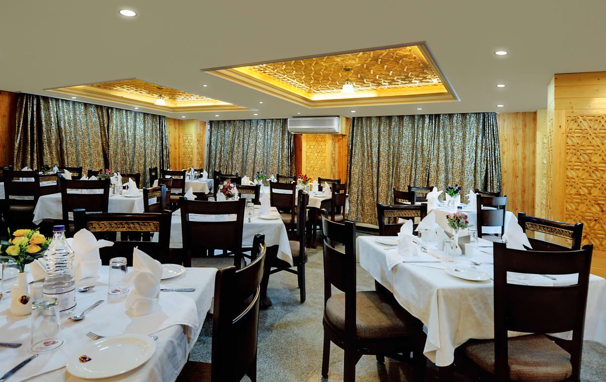 Royal Batoo Hotel Srinagar Restaurant