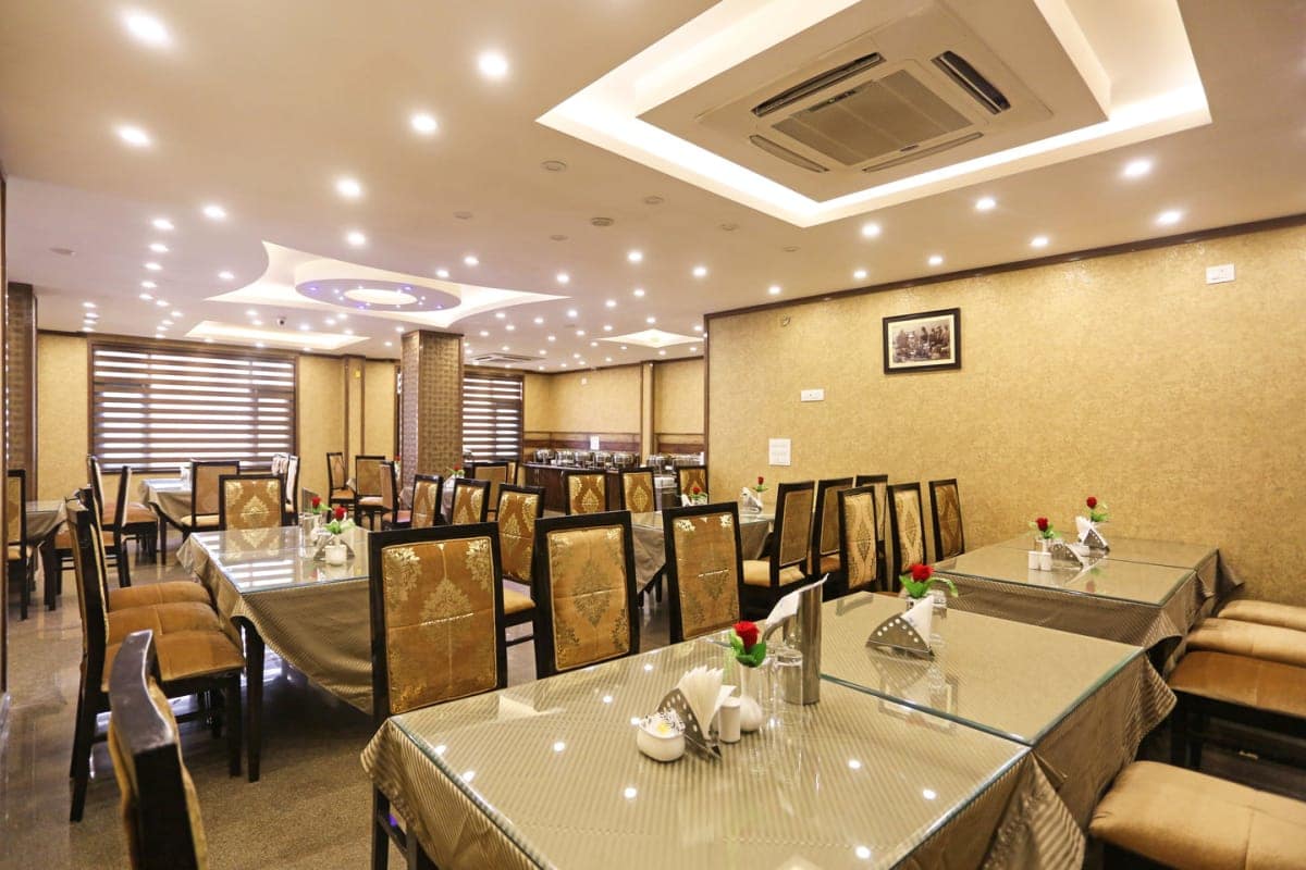 Royal Arabia Hotel Srinagar Restaurant