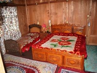 Arabian Nights Houseboat Srinagar