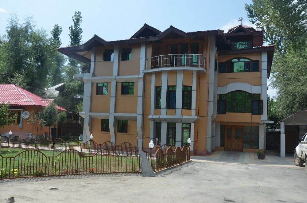 Barzam Resort Srinagar