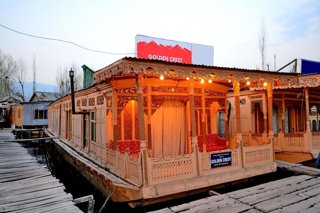 Golden Crest Houseboat Srinagar