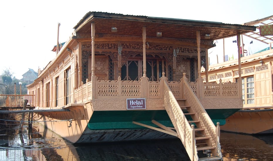Helal Houseboat Srinagar