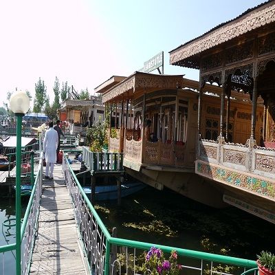 Houseboat Amina Group Srinagar