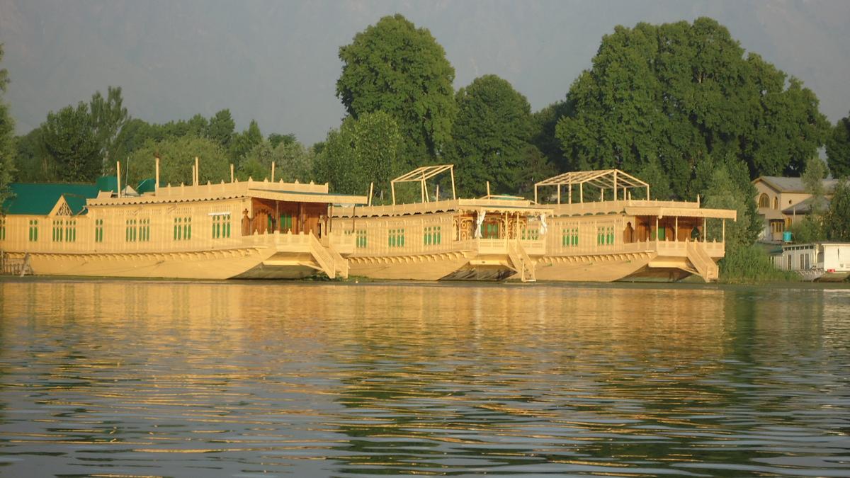 Ibrahim Houseboat Srinagar