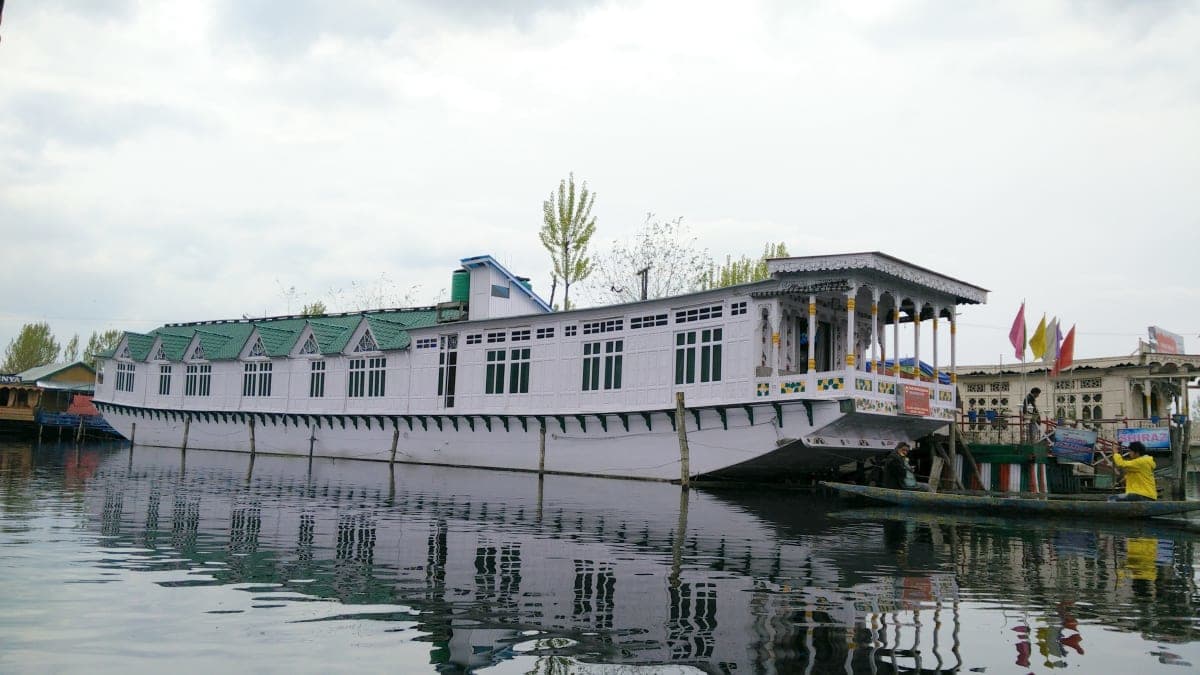King Paradise Houseboat Srinagar