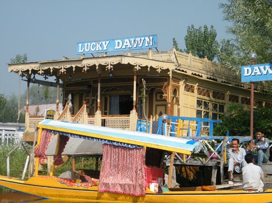 Lucky Dawn Houseboat Srinagar