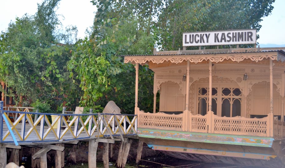 Lucky Kashmir Houseboat Srinagar