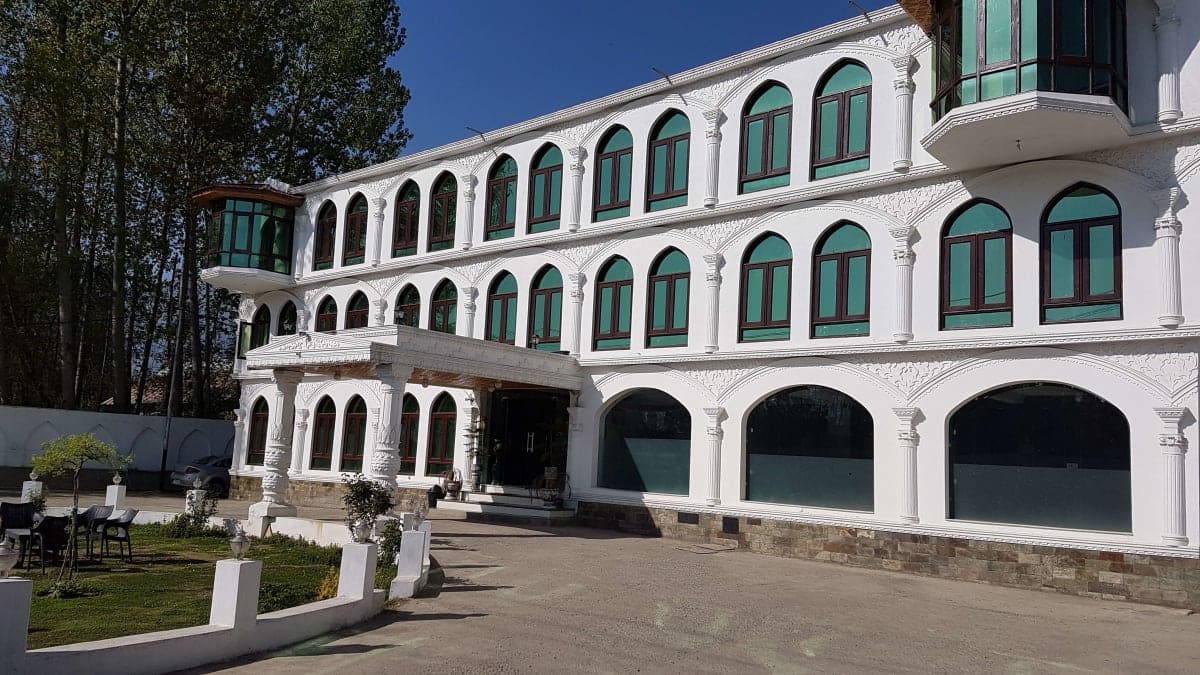 Naqash Residency Hotel Srinagar