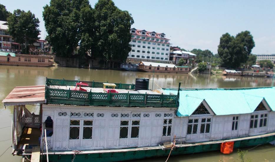 New Shaheen Houseboat Srinagar