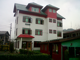 Raj Palace Hotel Srinagar