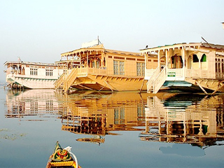Real Paradise Houseboat Srinagar