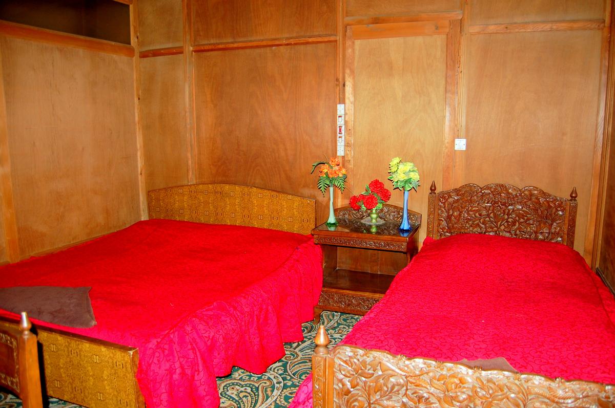 Saima Palace Houseboat Srinagar