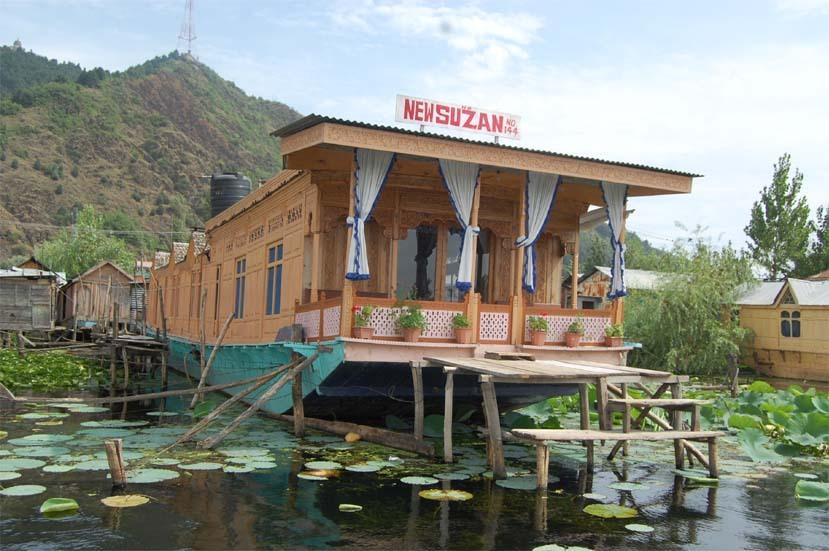 Suzan Houseboat Srinagar
