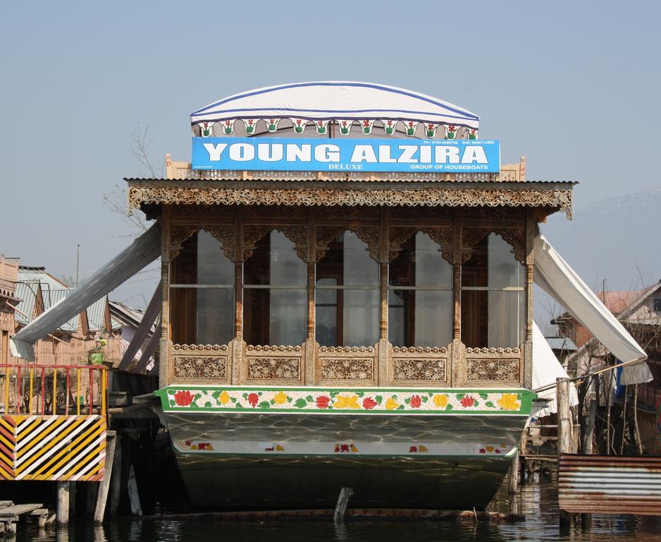 Young Alzira Group Of Houseboat Srinagar