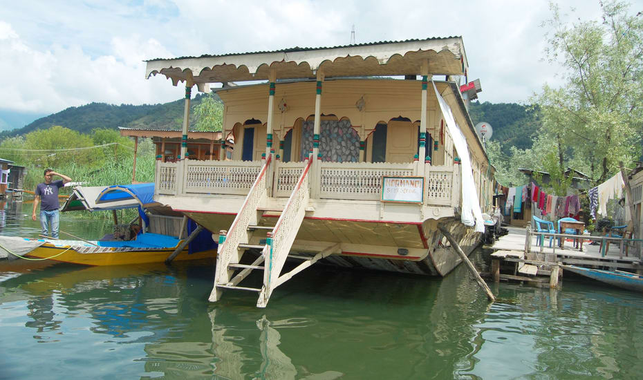 Young Normandi Houseboat Srinagar