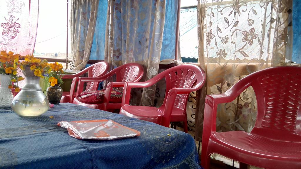 Royal Lodge Group Of Houseboat Srinagar Restaurant