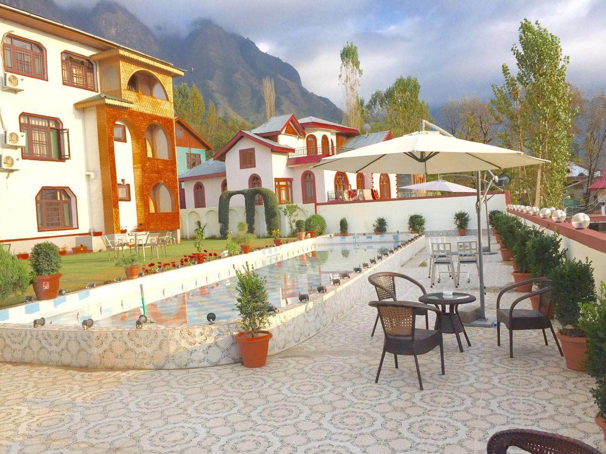 Impex Hill Resort Srinagar Restaurant