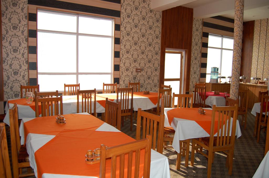 Pearl Continental Hotel Srinagar Restaurant