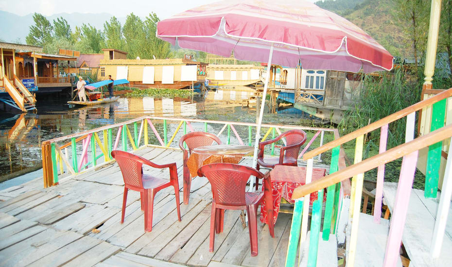 Kings Ring Houseboat Srinagar Restaurant