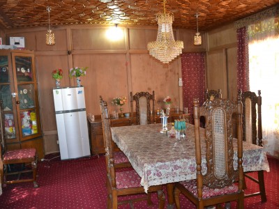 Nazmeen Houseboat Srinagar Restaurant