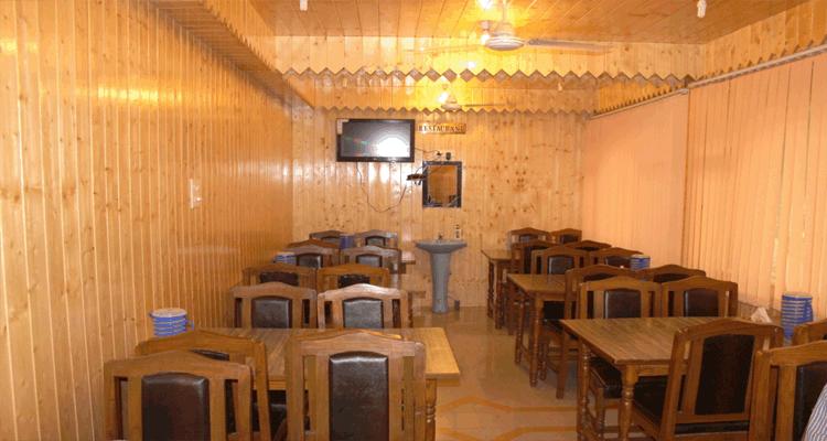 Snow Kashmir Guest House Srinagar Restaurant