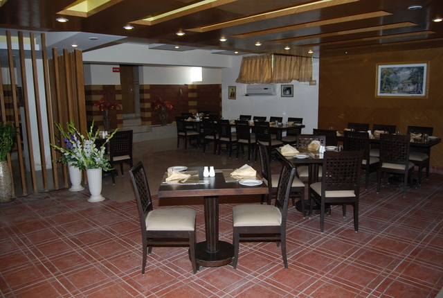 Nishat View Hotel Srinagar Restaurant