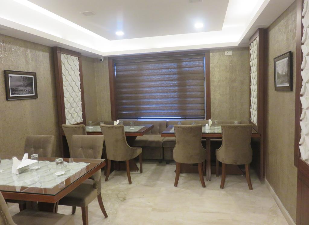 Spring Hills Hotel Srinagar Restaurant
