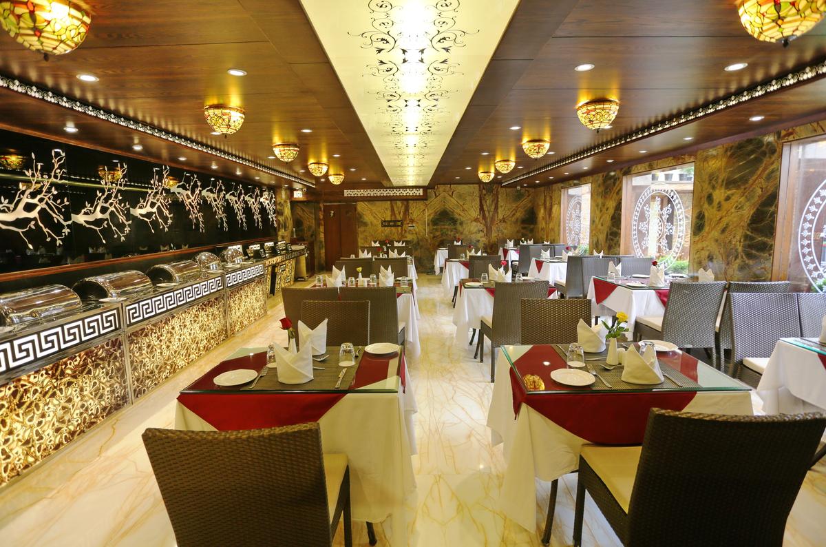 CH2 Hotel Srinagar Restaurant