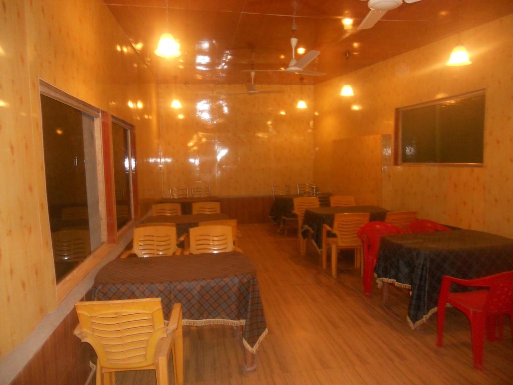 Royale Jannat Hotel Srinagar Restaurant