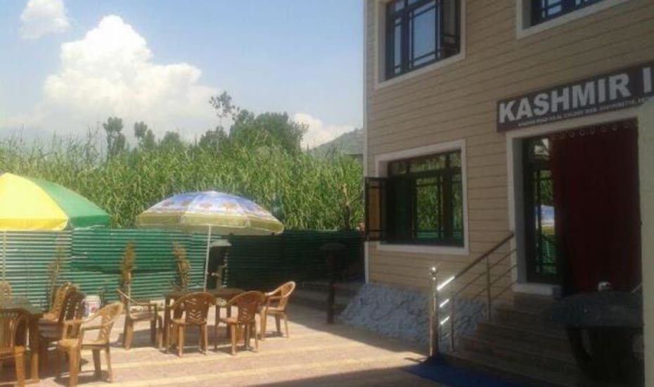 Kashmir Holiday Inn Hotel Srinagar Restaurant