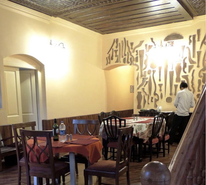Colonels Retreat Hotel Srinagar Restaurant