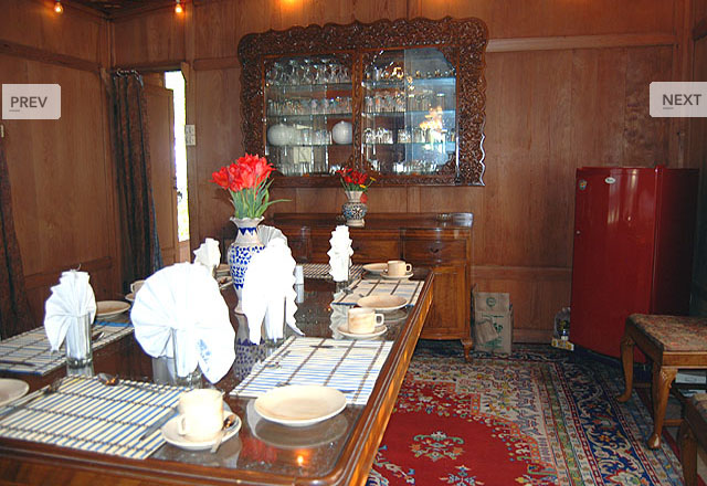 Swan Group of House Boat Srinagar Restaurant