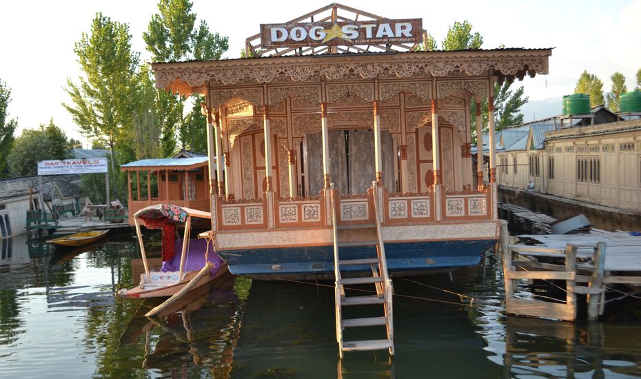 Dogstar Houseboat Srinagar