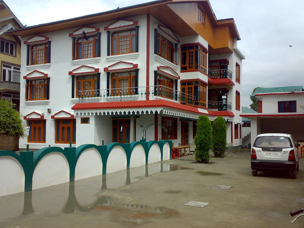 Grand City Hotel Srinagar