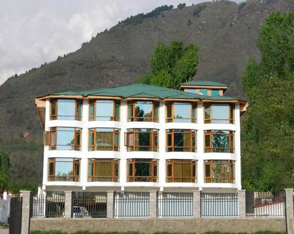 Grand Mahal Hotel Srinagar