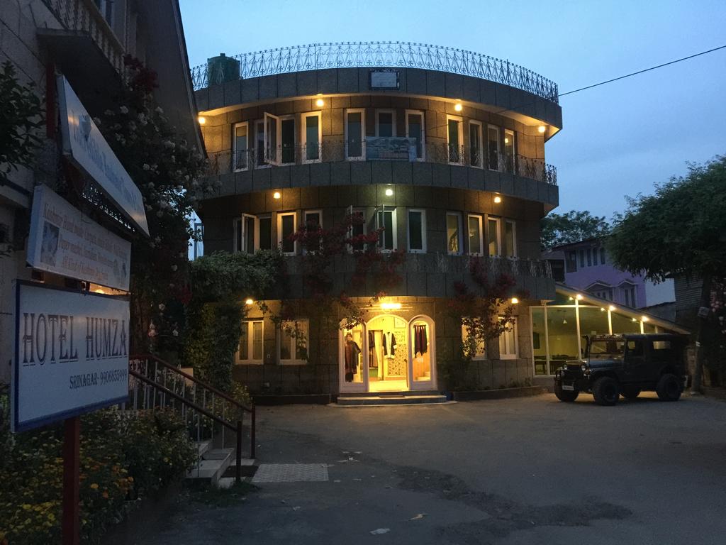 Humza Hotel Srinagar