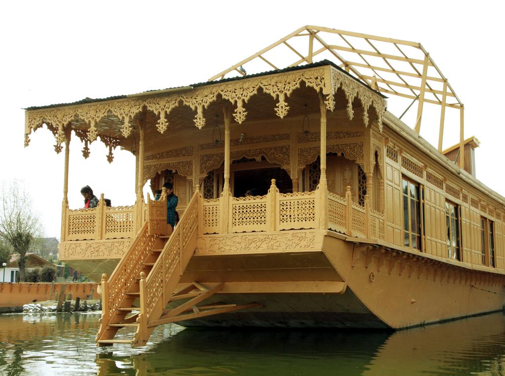 Inshallah Houseboat Srinagar