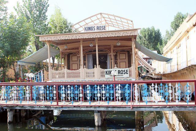 King Rose Houseboat Srinagar