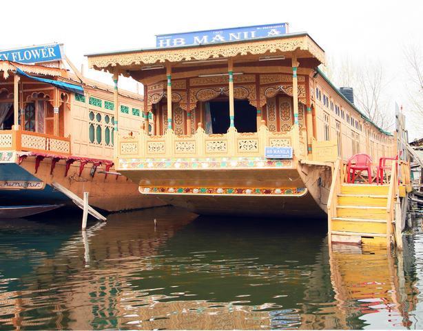 Manila Houseboat Srinagar