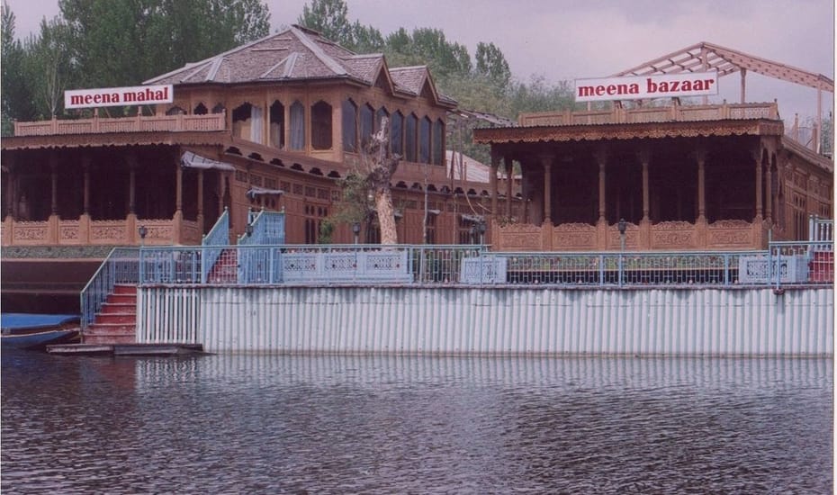 Meena Bazaar Houseboat Srinagar