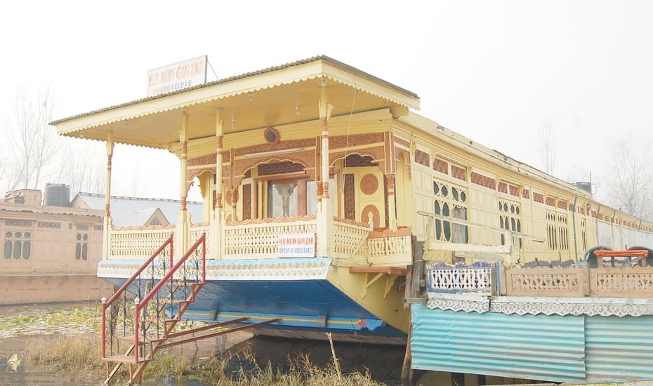 New Gulzar Houseboat Srinagar