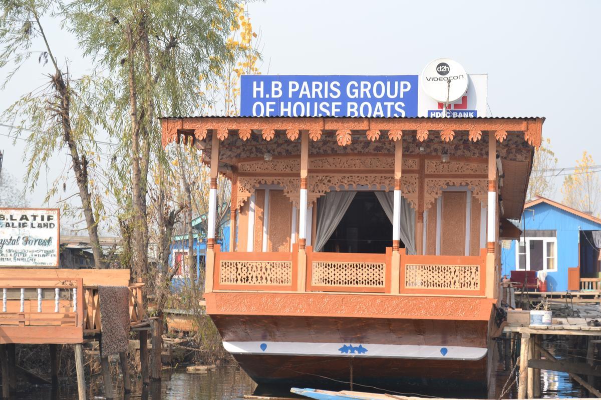 Paris Houseboat Srinagar