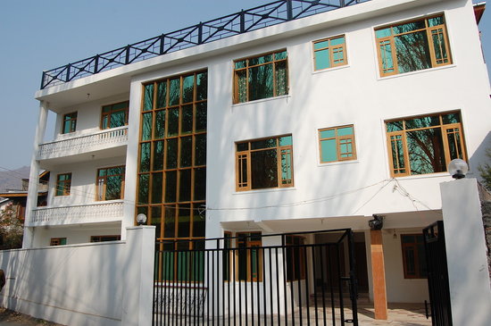 Safeer Hotel Srinagar