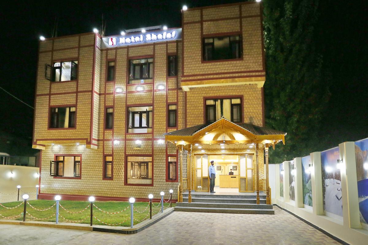Shefaf Hotel Srinagar