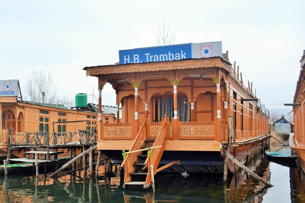 Trambak Houseboat Srinagar